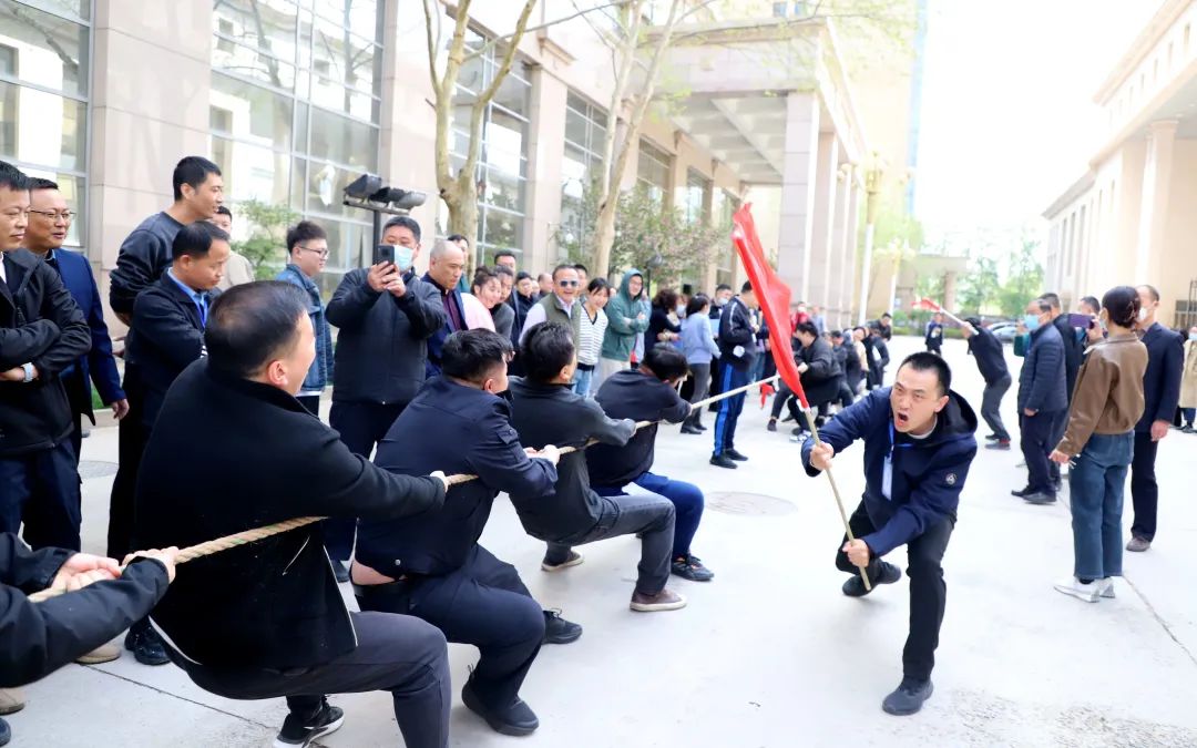 勠力同心 “绳”采飞扬—市检察院举行拔河比赛